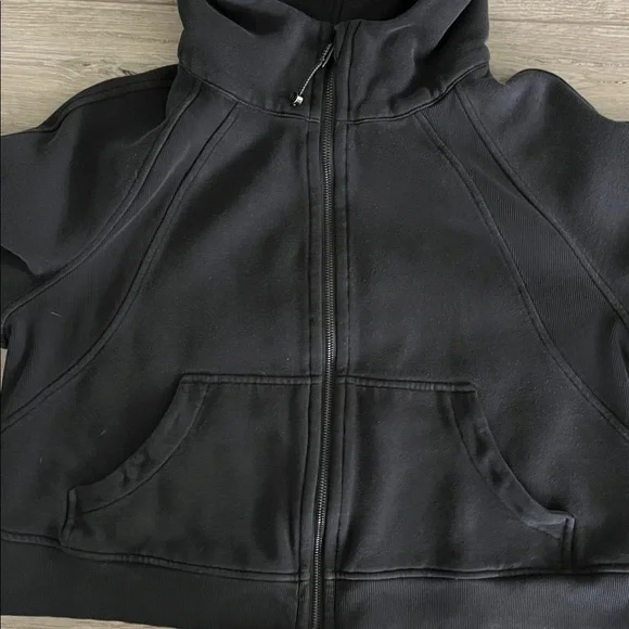 Lululemon Cropped Scuba Hoodie Black
 M/L - Picture 4 of 7